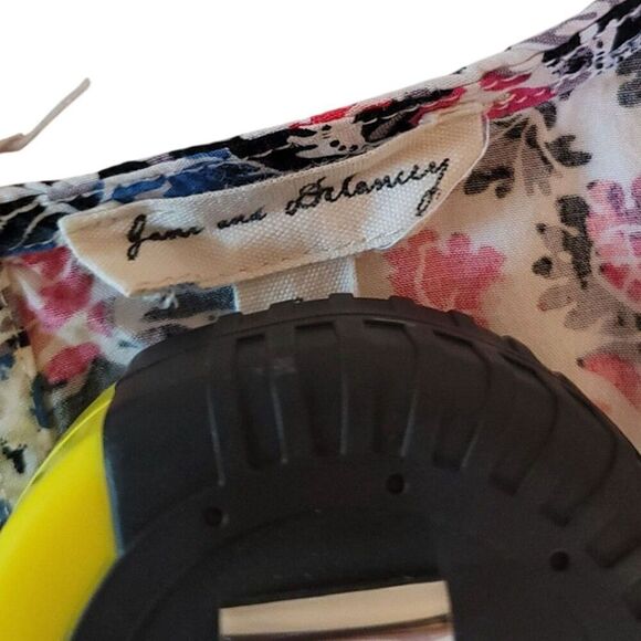 Jane and Delancey Blue White Red Floral Peasant Top Size S - Picture 6 of 8